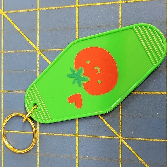 Tomato Motel 4" Keychain - Green and Red - Picture 1 of 1